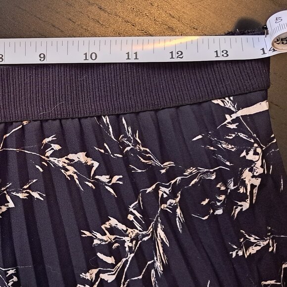 H&M Midi Pleated Skirt Size 10 - Picture 7 of 8